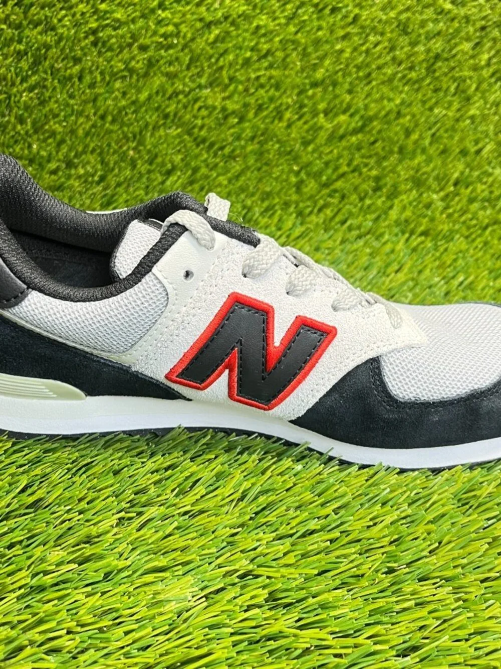 New Balance 574‎ v1 Boys Size 7Y White Black Red Athletic Running Shoes Sneakers